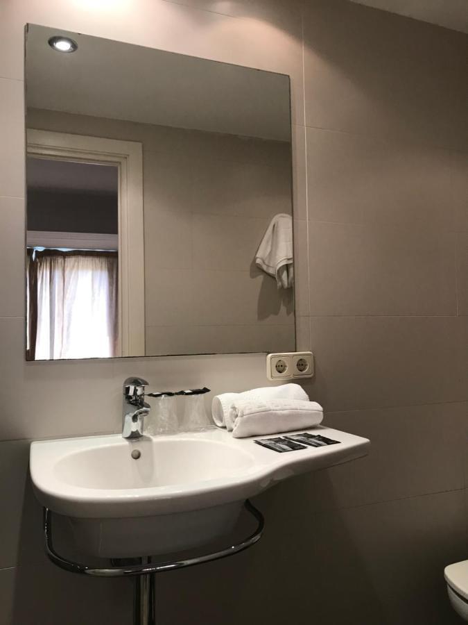 Hostal Can Pou Vidreres Kültér fotó